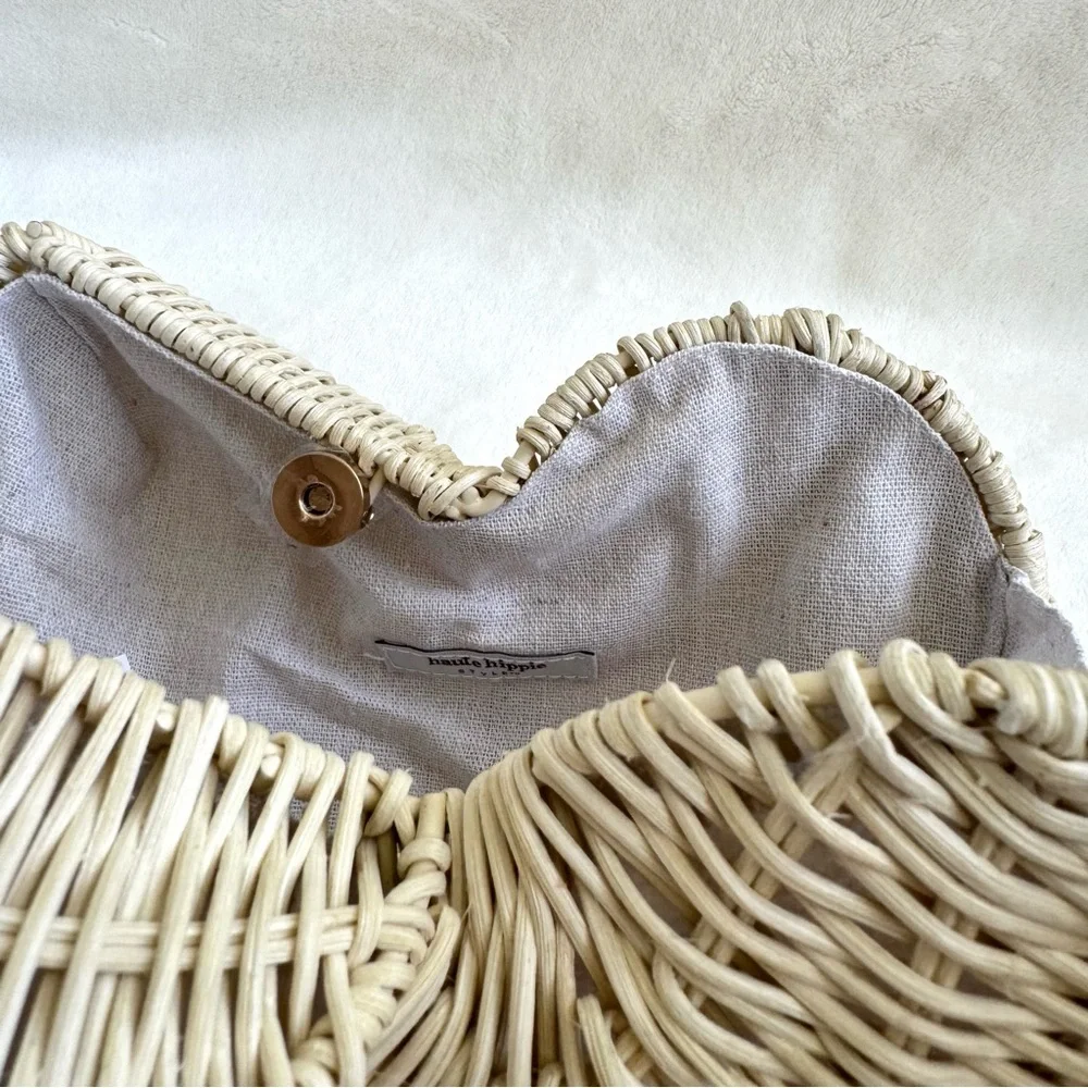 Haute Hippie Cream Woven Wicker Shell-Shaped Purse w/ Faux Pearl Handle - Picture 7 of 7
